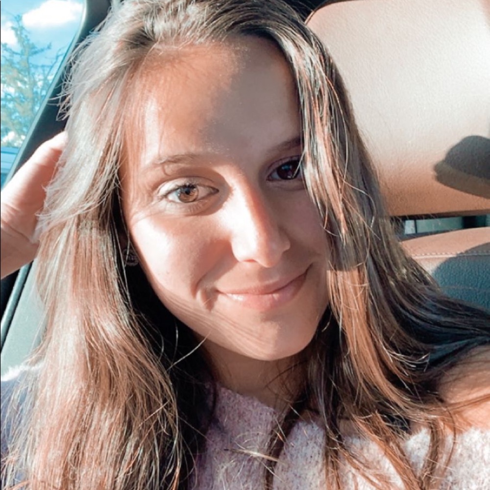 Meet your Posher, Becca
